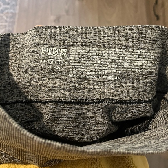 Victoria Secret Pink Grey Black Seamless Athletic Leggings Gym Workout Medium - Picture 5 of 5